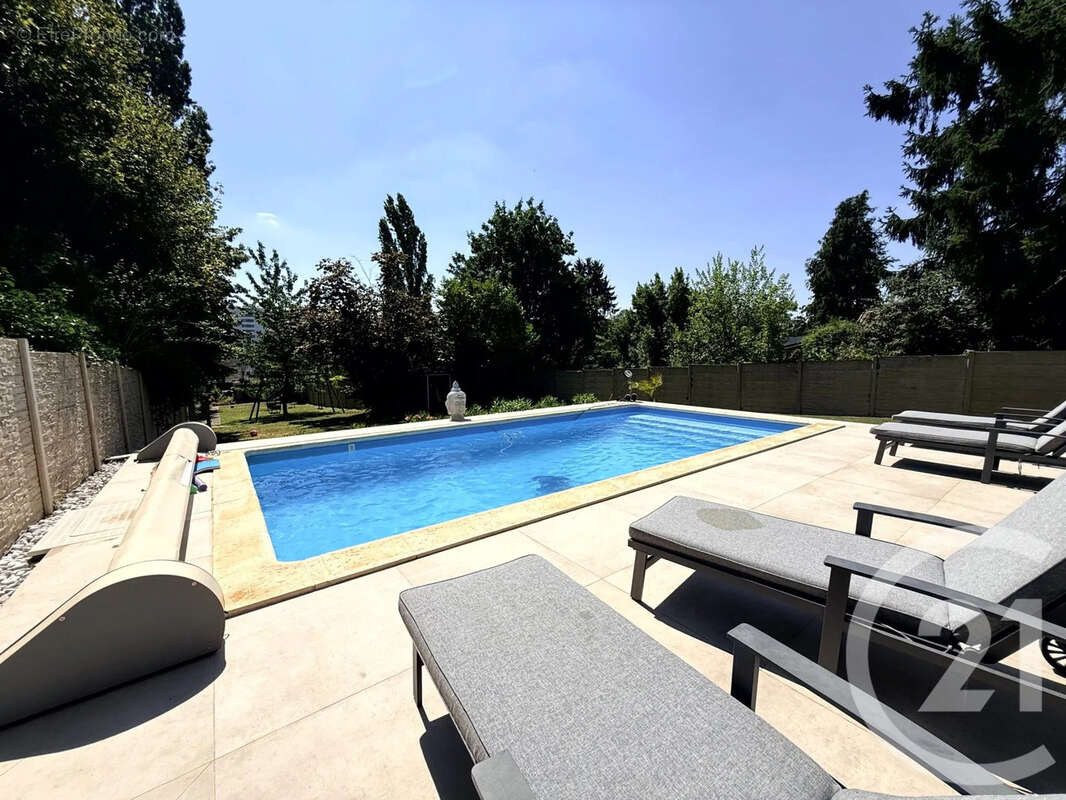 Maison 164 m² à Saint-Quentin  - photo 9