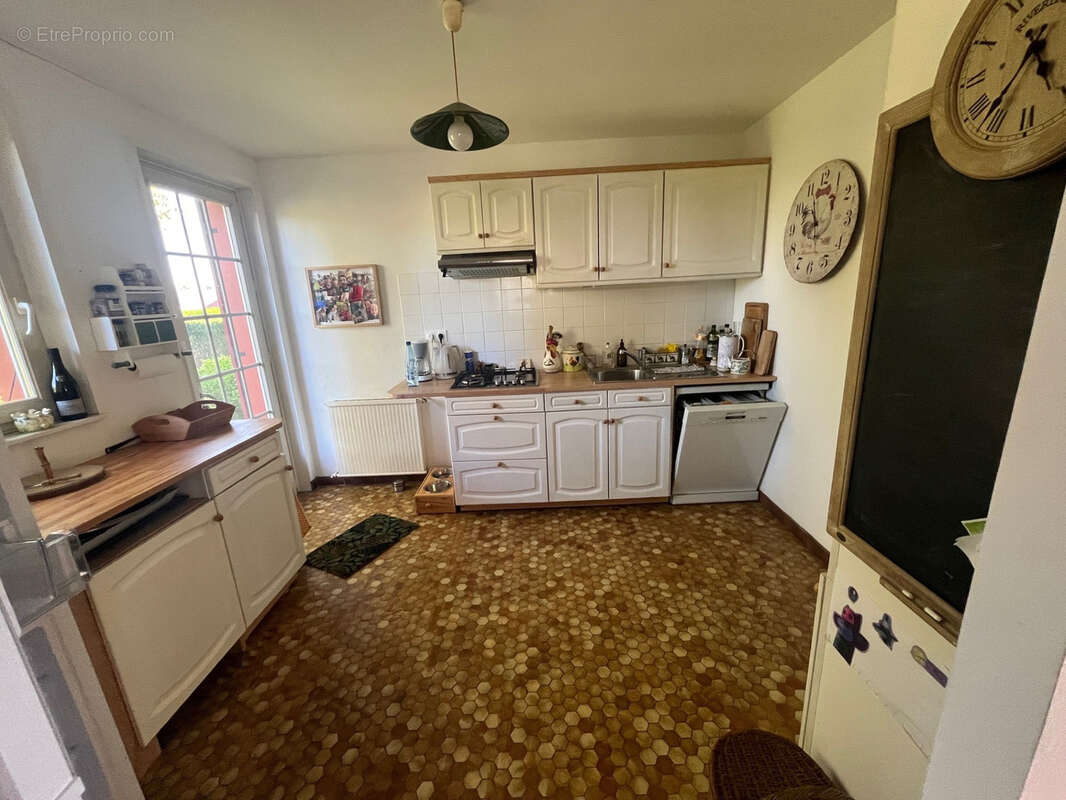 Maison à COURCELLES