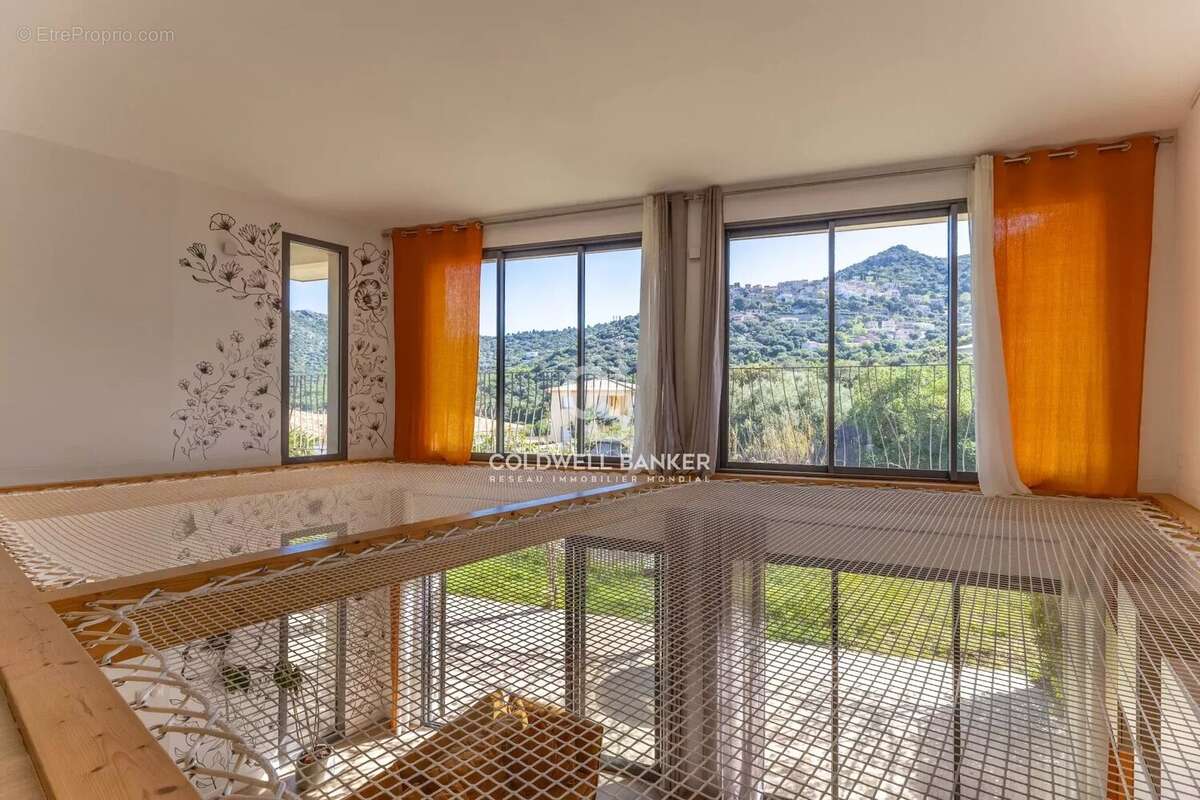 Maison à L'ILE-ROUSSE