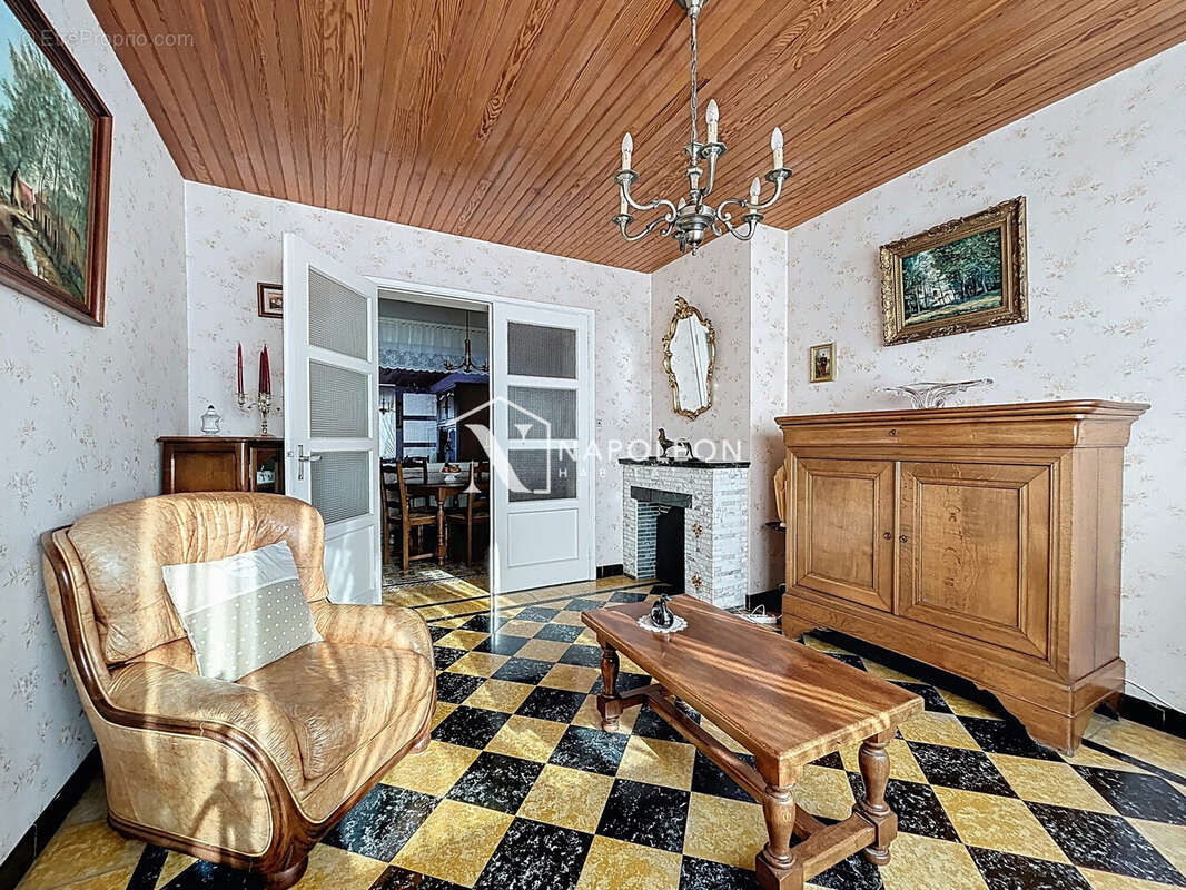 Maison à FAMARS