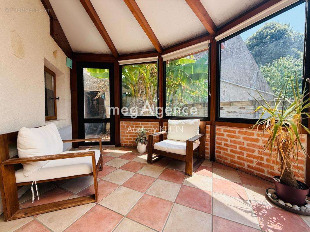 Spacieuse maison familiale avec garage, dépendance et jardin - photo 10
