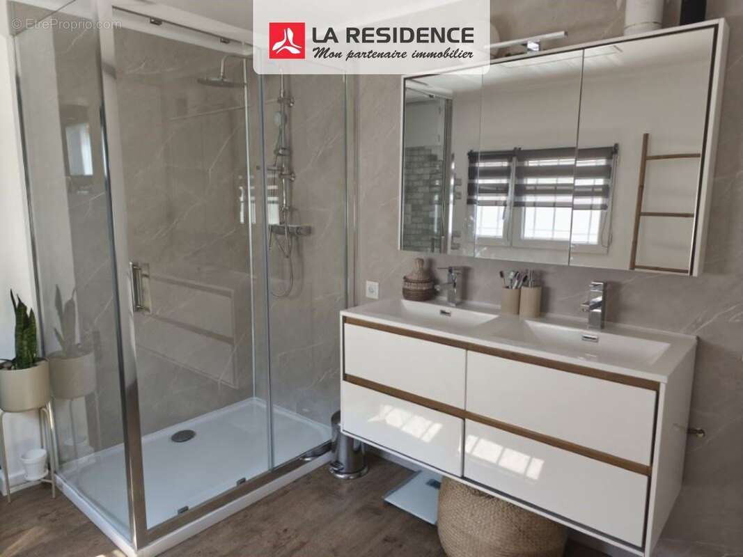 Maison à SAINT-ETIENNE-DU-ROUVRAY