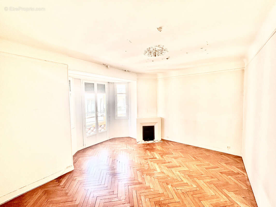 Cannes proche centre t4 bourgeois  sud 117 m2 avec  extérieurs - photo 5