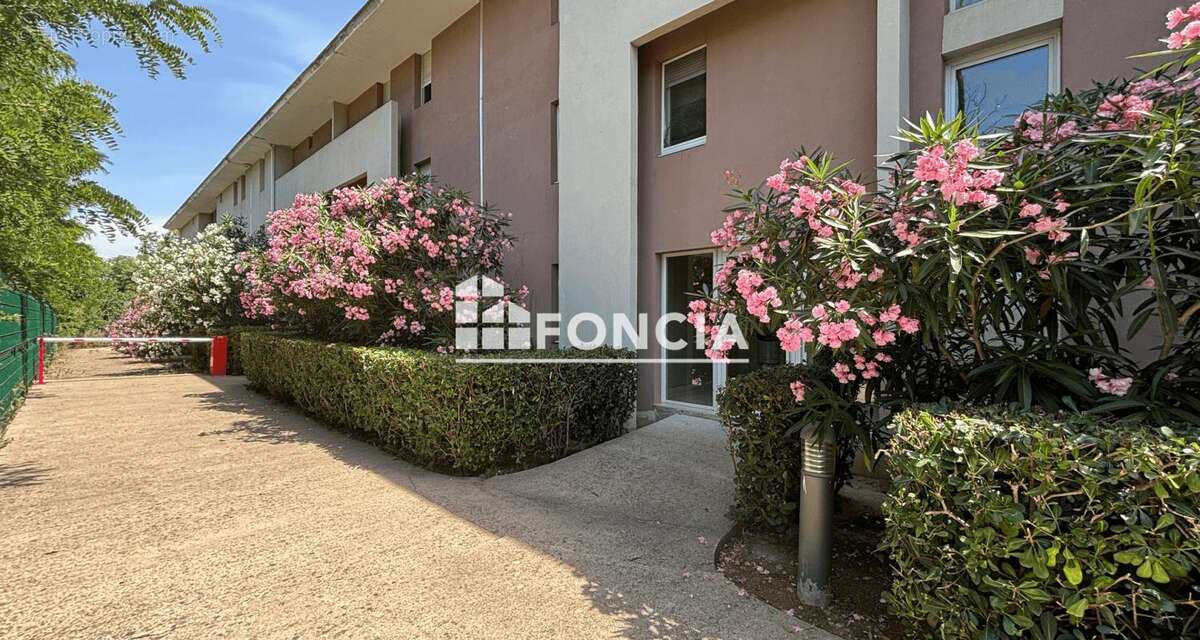 A vendre T4 en résidence avec terrasse et parking à Montfavet - photo 7