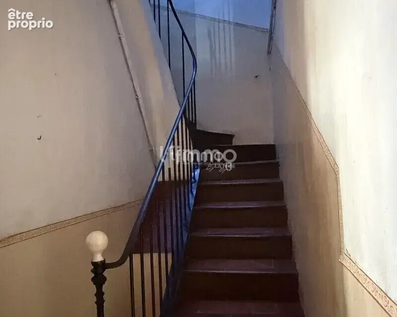Maison de 101m2 à rénover sur sa parcelle de 500m2 - St Menet 13 - photo 19
