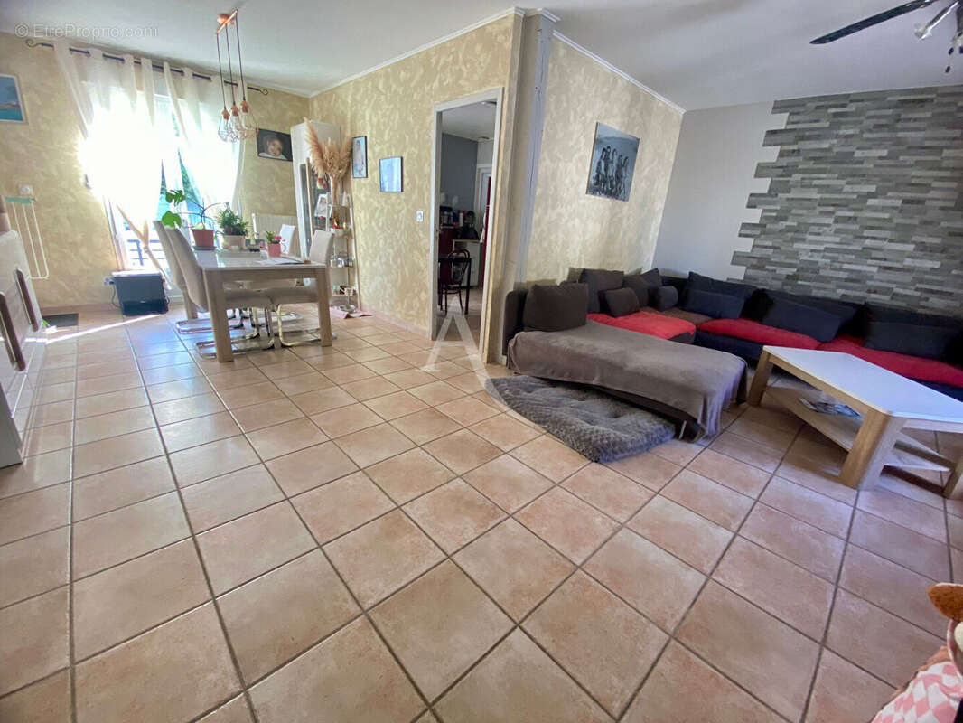 Maison à LA CHAPELLE-SAINT-MESMIN