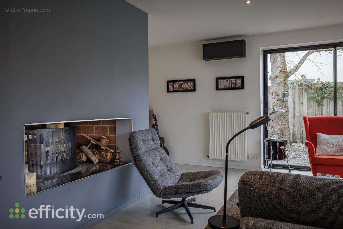 Maison à AMBARES-ET-LAGRAVE