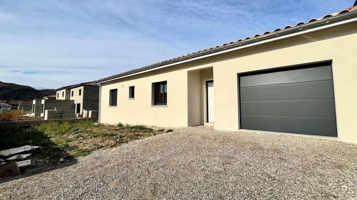 Maison à SERVES-SUR-RHONE