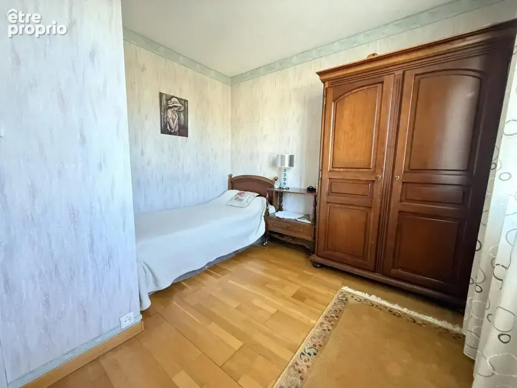 Maison 5 pièces 69 m² à vendre à Saint-Doulchard (18230) - photo 5