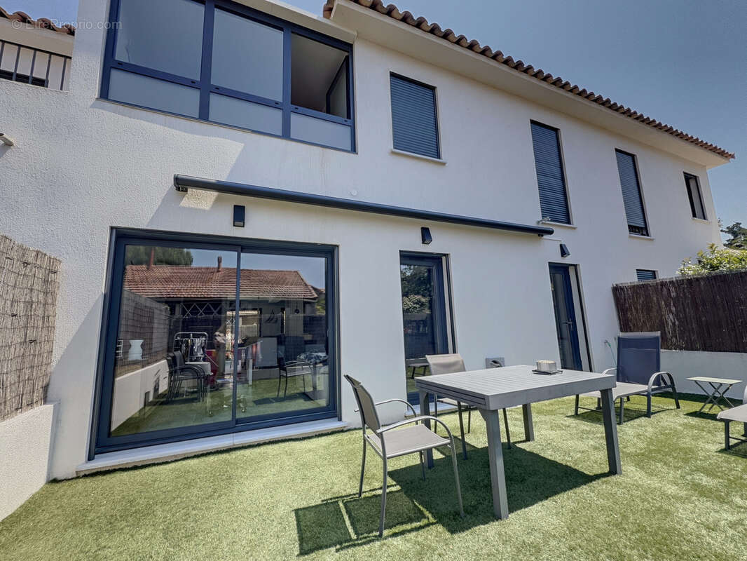 Maison à SIX-FOURS-LES-PLAGES