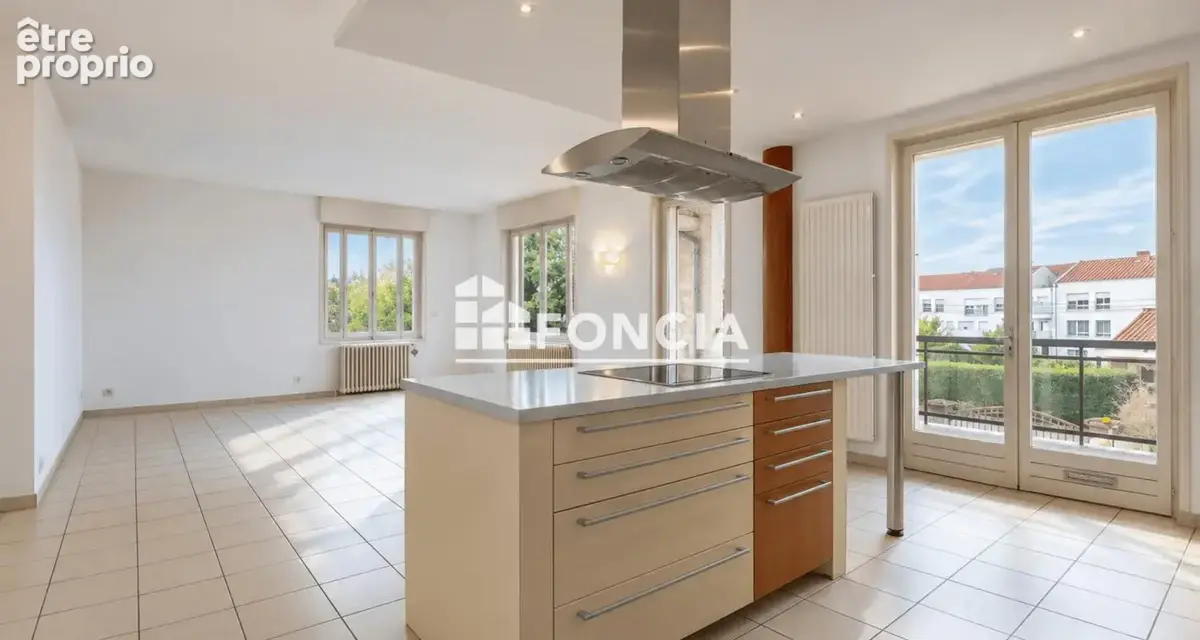 Maison individuelle avec jardin et double garage au cœur de Neuville-sur-Saône - photo 5