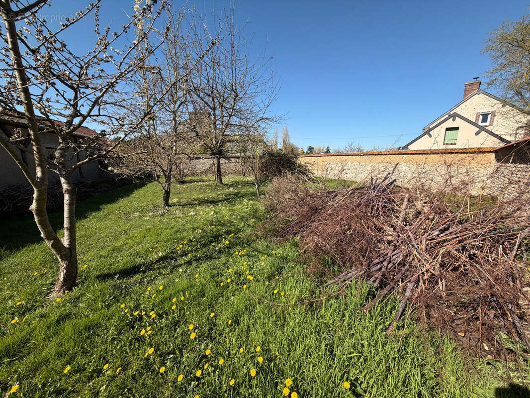Terrain à bâtir de 448 m2 sur la commune de la Couture Boussey - photo 2