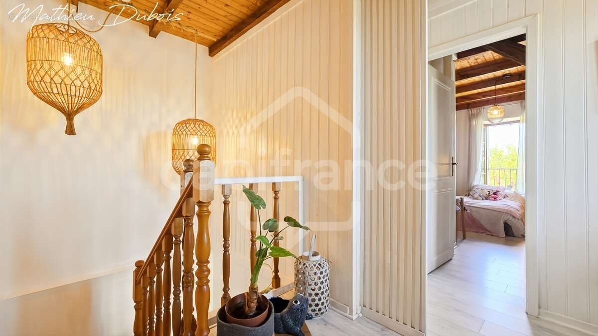 Maison en pierre rénovée avec vue sur les vignes, au cœur d’un village de caractère - photo 13