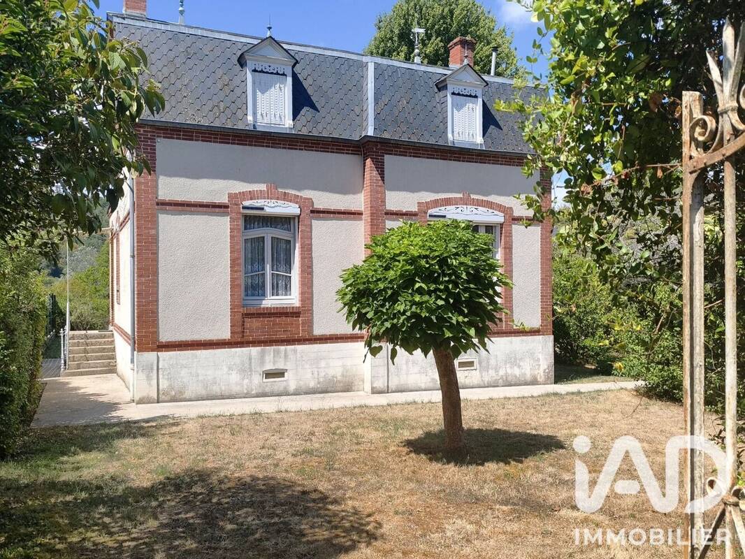 Photo 1 - Maison à MONTREUILLON