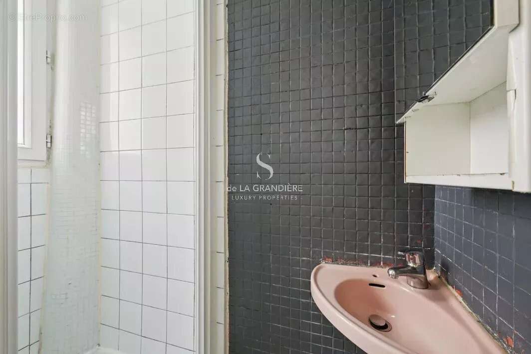 Appartement à PARIS-17E