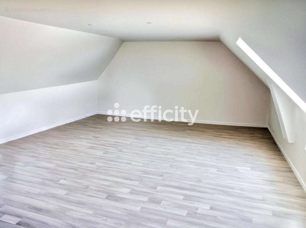 Maison 113 m² à Guegon  - photo 11