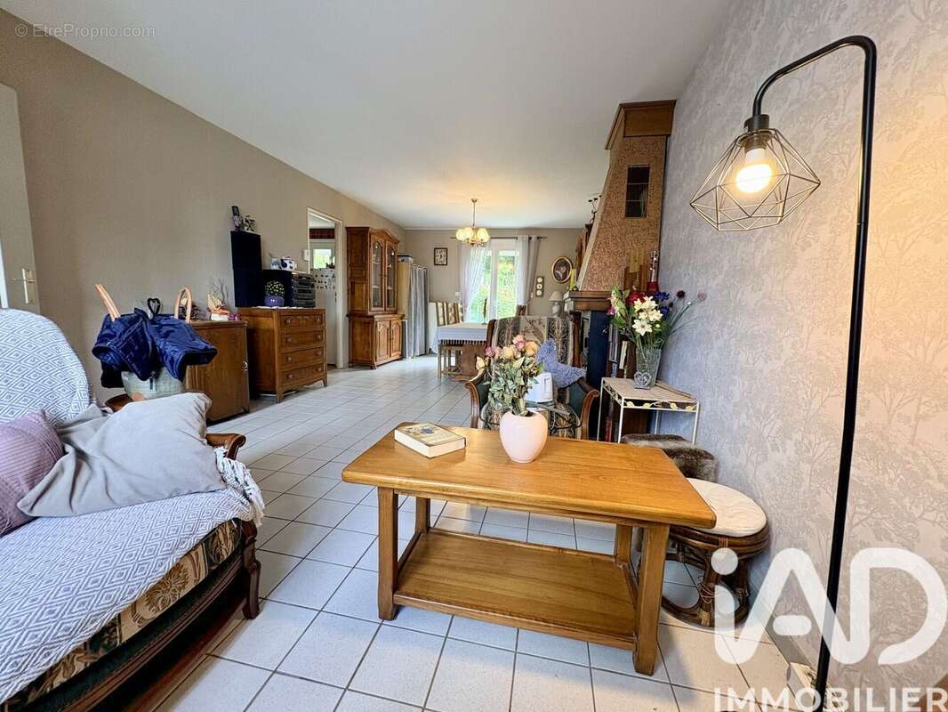 Maison 90 m² à Saint-Amand-Montrond  - photo 8