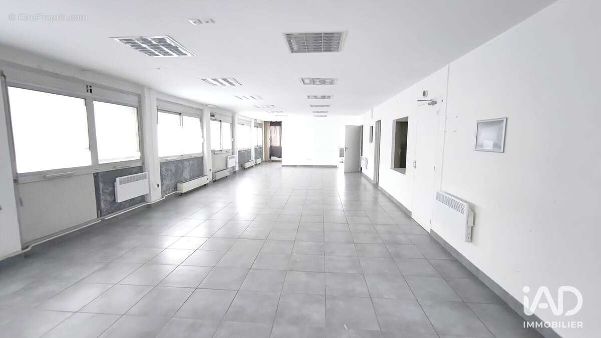 Photo 2 - Commerce à CREIL