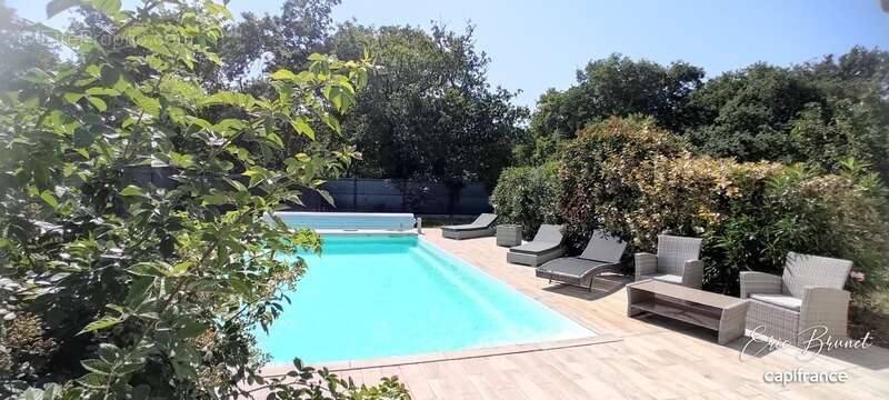 AUDENGE - Maison récente de standing avec piscine chauffée et 4 chambres - photo 2