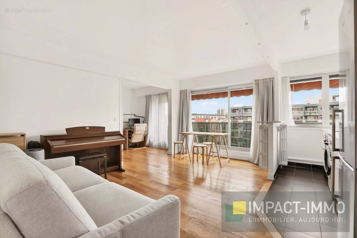 Appartement à COURBEVOIE