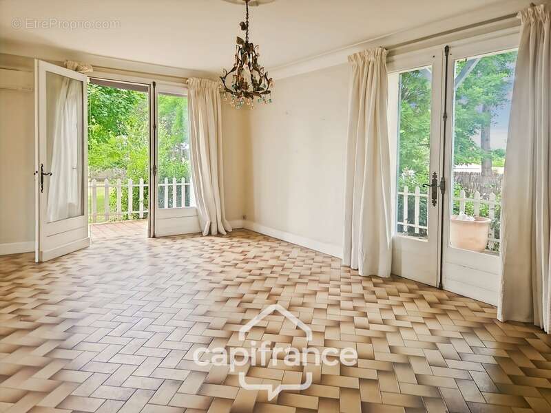 Maison à CASTELCULIER