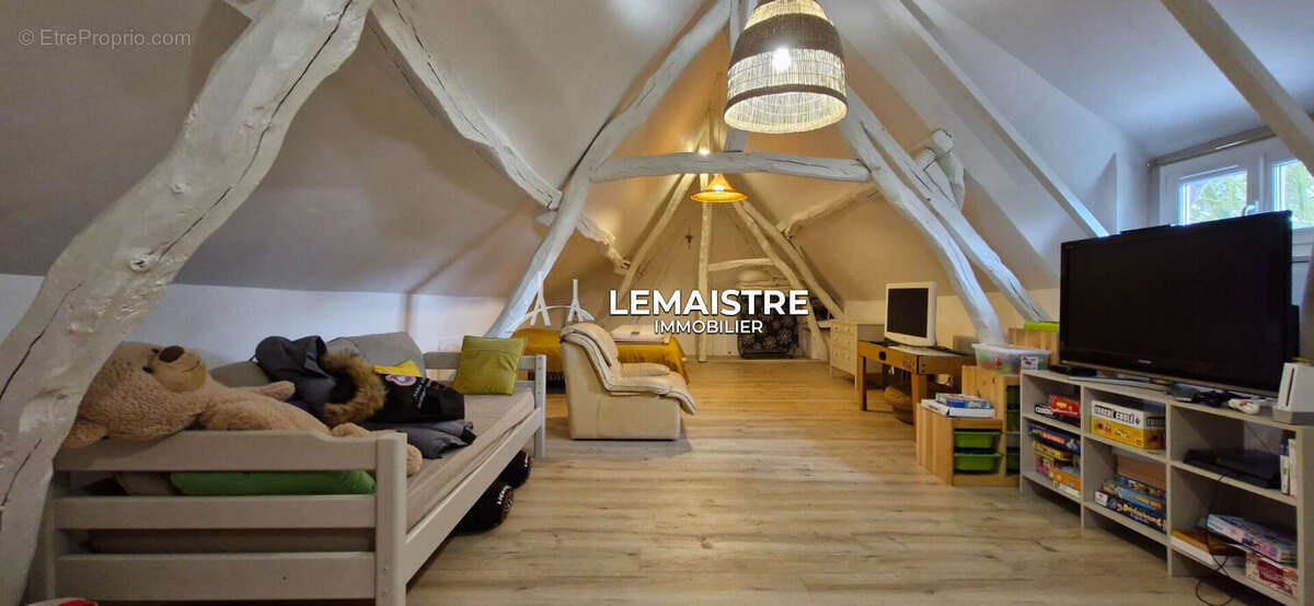 Maison à vendre - Aux portes d'Yvetot - 215 m² - 6 chambres - Suite parentale - Terrain de 1 780 m² - photo 9