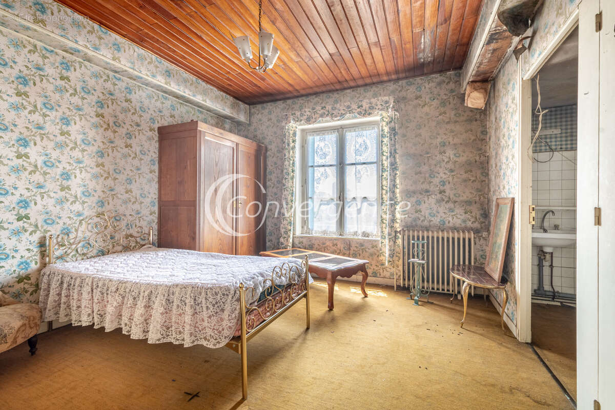 Maison de 150 m2 avec atelier de 185 m2 - photo 9