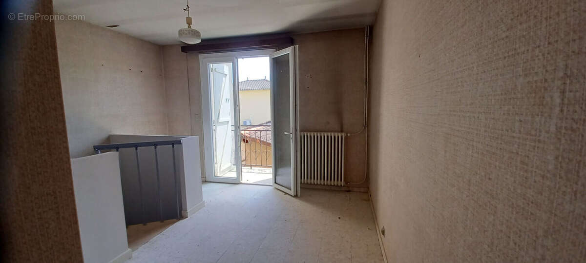 Blagnac  Murs locaux commerciaux et habitation 162 m2 sur terrain 378m² - photo 7