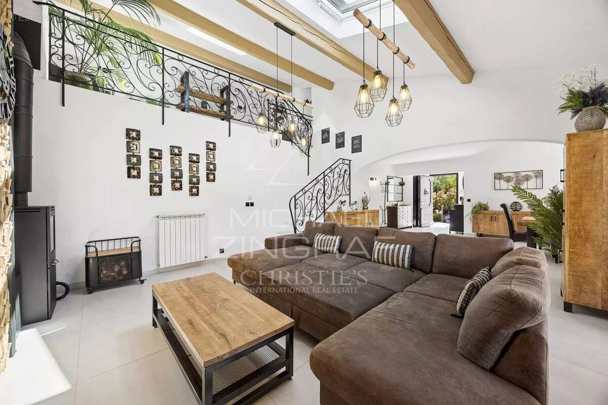 Maison à ROQUEFORT-LES-PINS