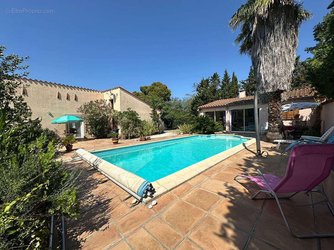 Maison à VILLEMOLAQUE