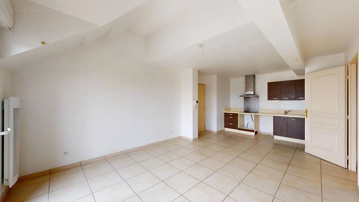 Appartement à PONTAULT-COMBAULT