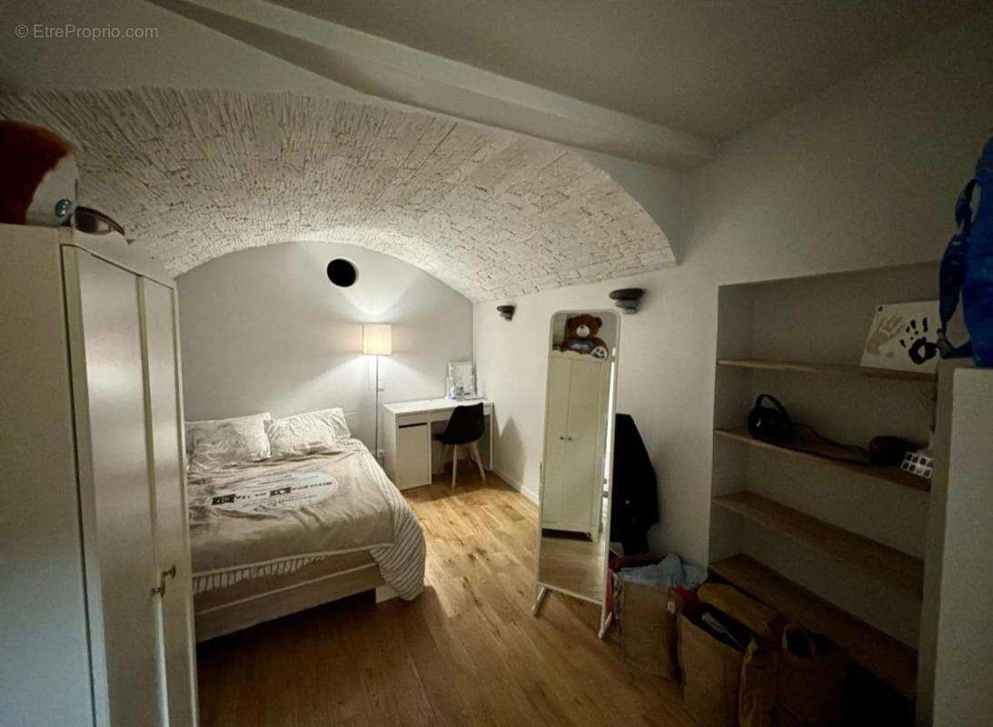 Appartement à PEILLE