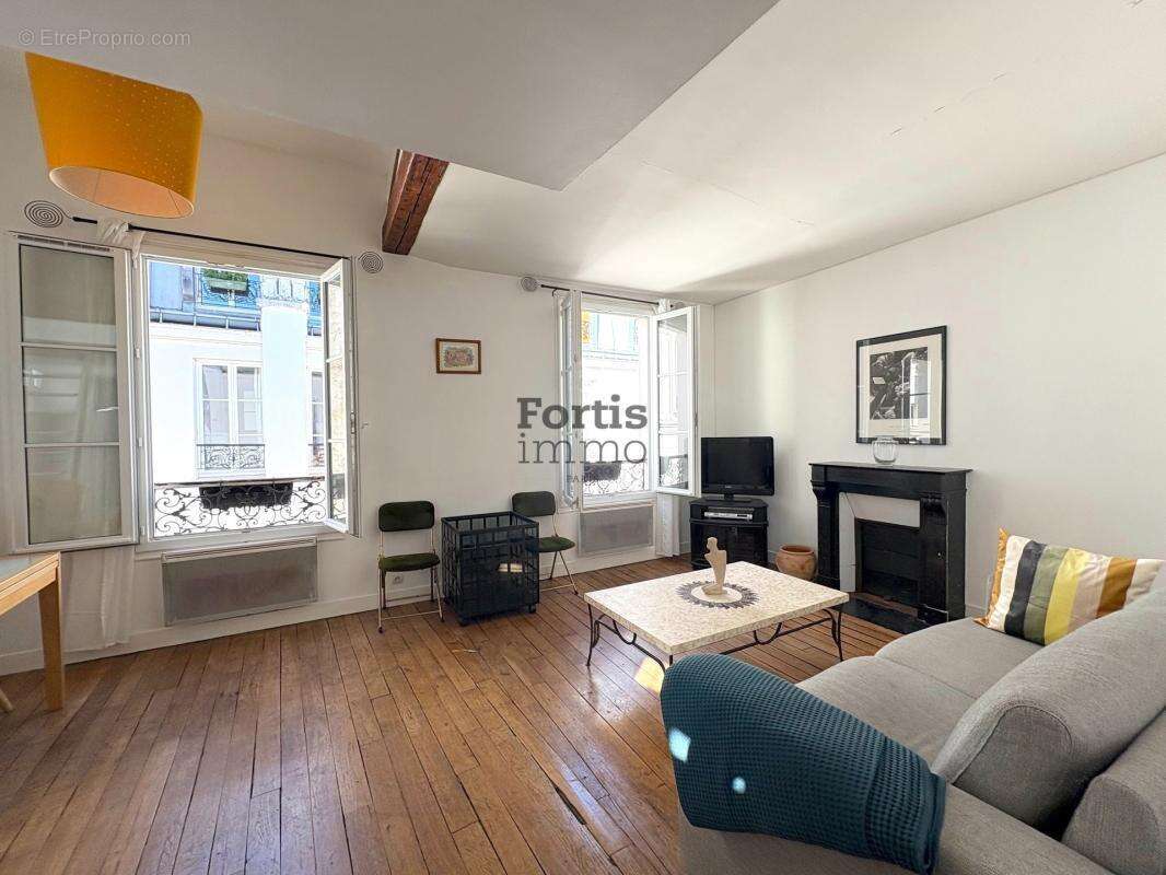 Appartement à PARIS-7E
