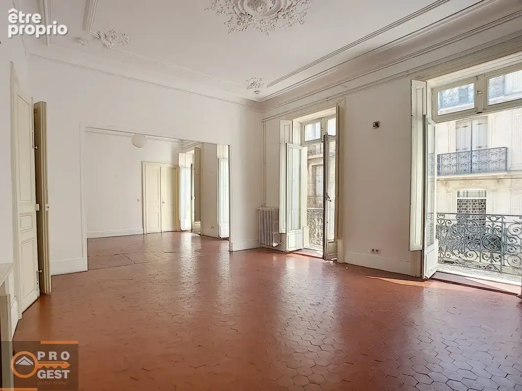 Ecusson appartement avec cachet - photo 2
