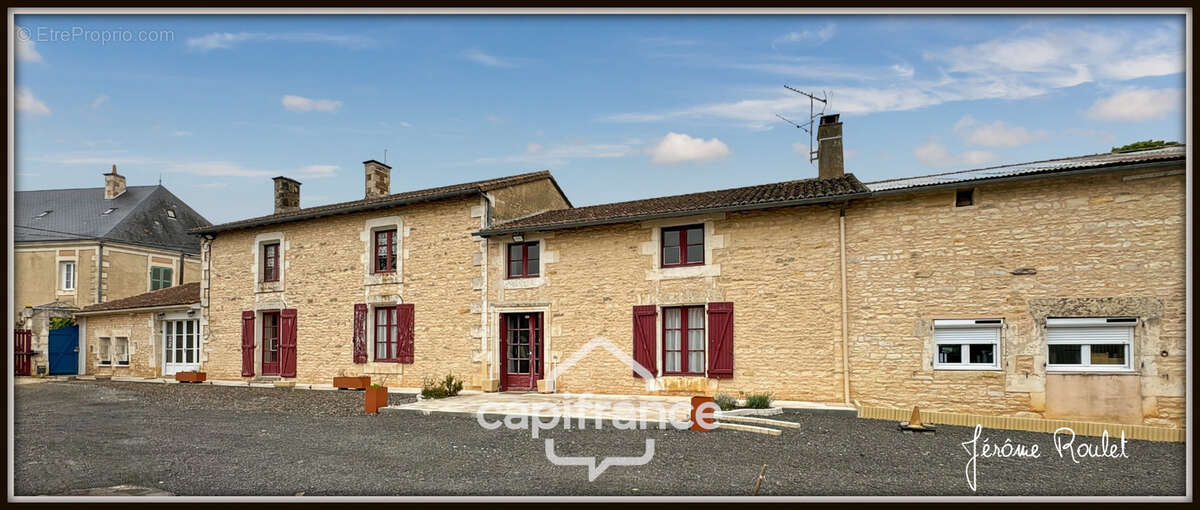 Maison en pierre à vendre 6 pièces 4 chambres + studio indépendant sur terrain 3 260 m² avec dépendances Champigny-En-Rochereau  - photo 6