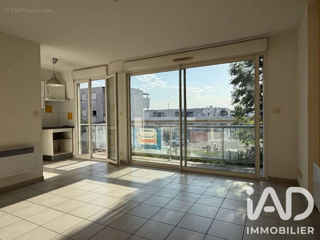Photo 1 - Appartement à LUC-LA-PRIMAUBE