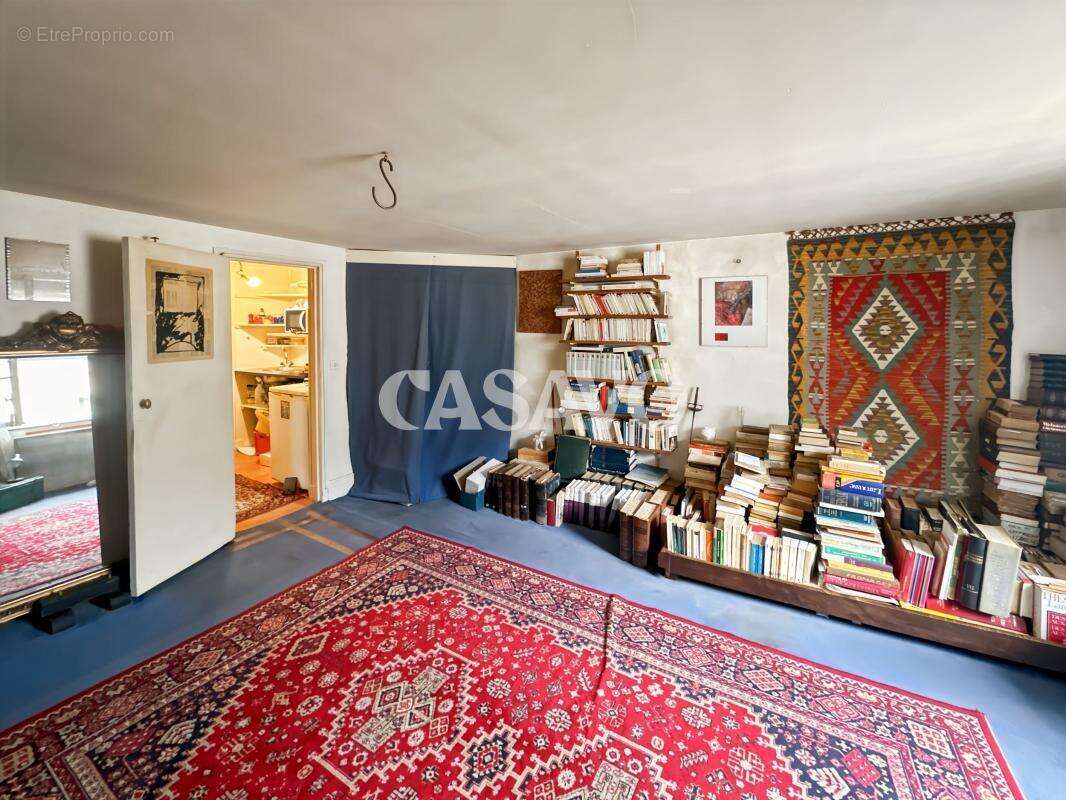 Appartement à PARIS-1E