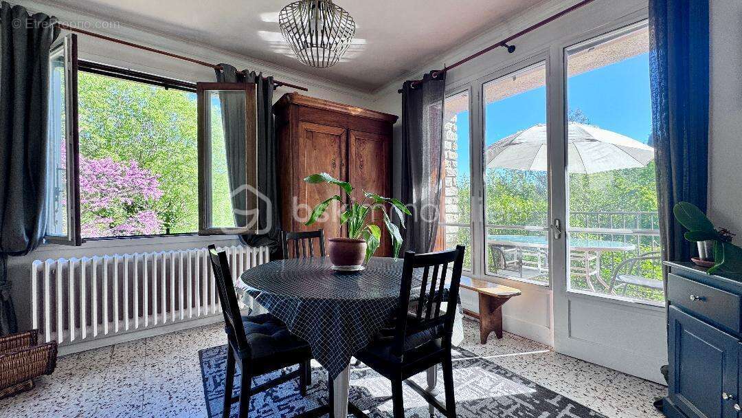 Achat Maison de 119m 4 chambres avec jardin arboré de 1390m²  La Celle (83170) - photo 3