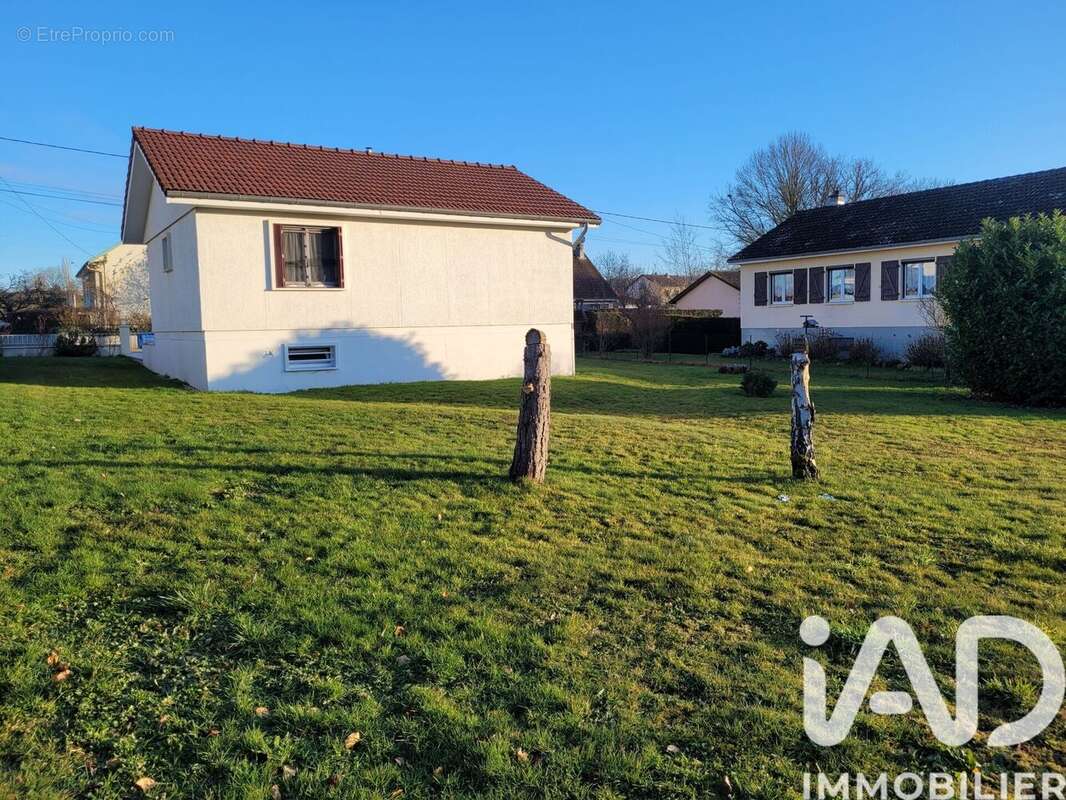 Photo 5 - Maison à TOULON-SUR-ARROUX