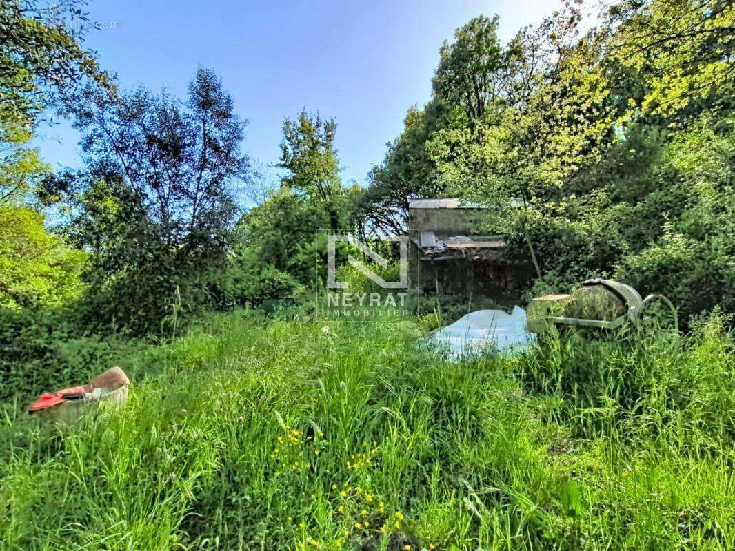 Terrain à TOURRETTES