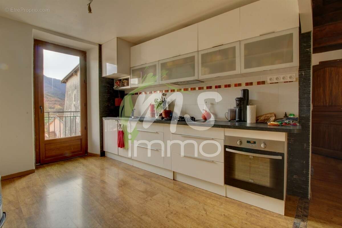 Appartement à JARJAYES