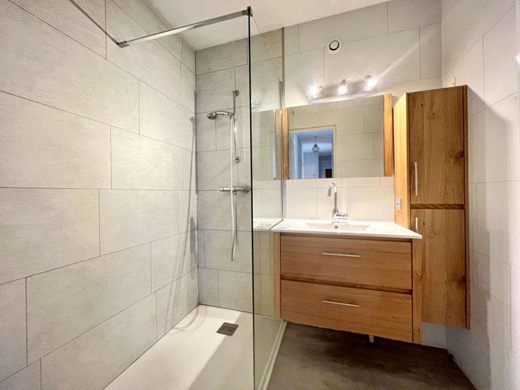 Maison à SAINT-MACAIRE-EN-MAUGES