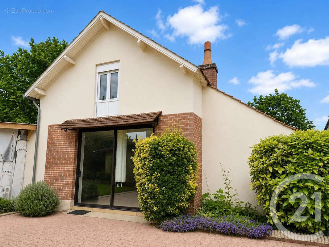 Maison à EZY-SUR-EURE