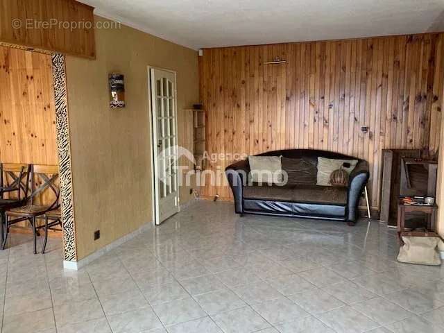 Appartement à SAINT-LAURENT-DU-VAR