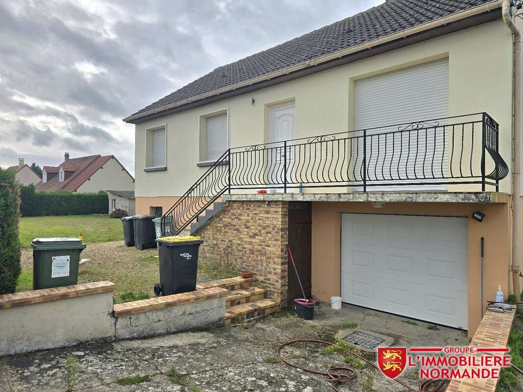 Maison à SURVILLE