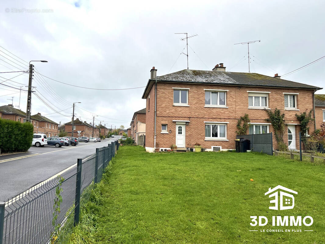 Maison à AVESNELLES