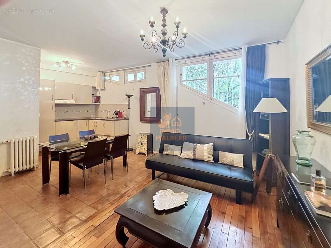 Salon - Appartement à PARIS-18E