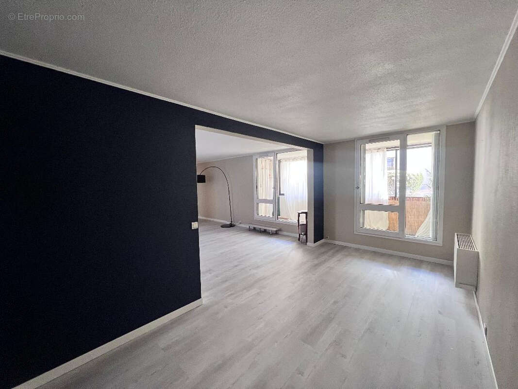 Appartement à SARTROUVILLE