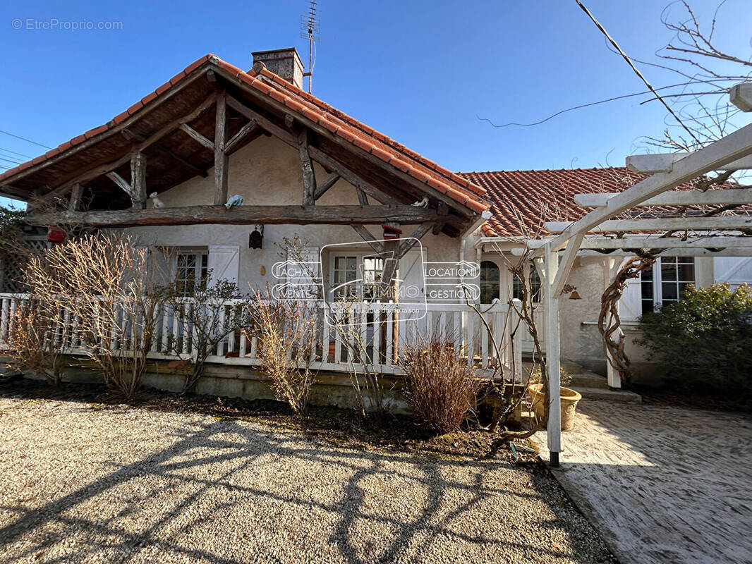 Maison à SAINT-JULIEN-DE-CONCELLES
