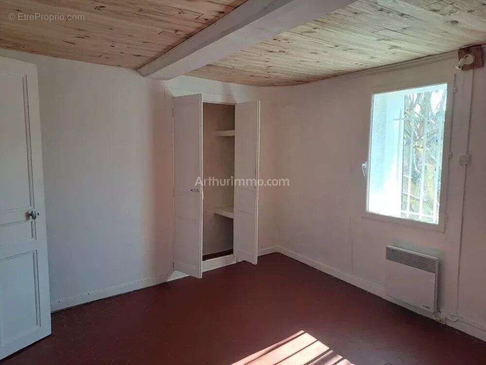 Appartement à SALERNES